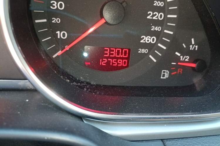 Used Audi Q7 2007 3.6 FSI quattro Comfort Model Odometer Close Up