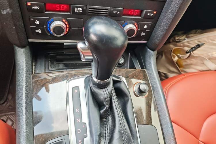 Used Audi Q7 2007 3.6 FSI quattro Technology Edition Gear Lever