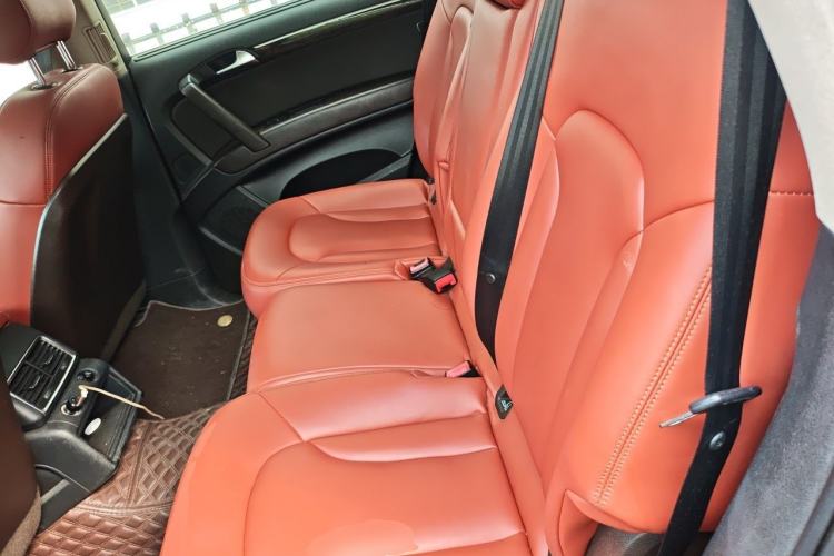 Used Audi Q7 2007 3.6 FSI quattro Technology Edition Left Rear Seat