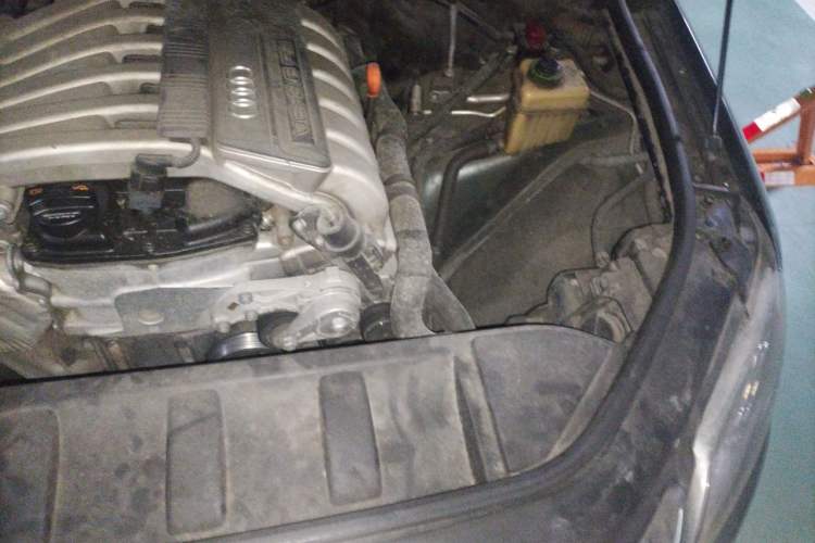Used Audi Q7  Engine Bay Left