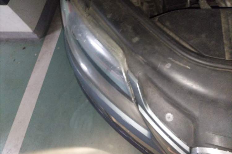 Used Audi Q7  Right Front Headlight