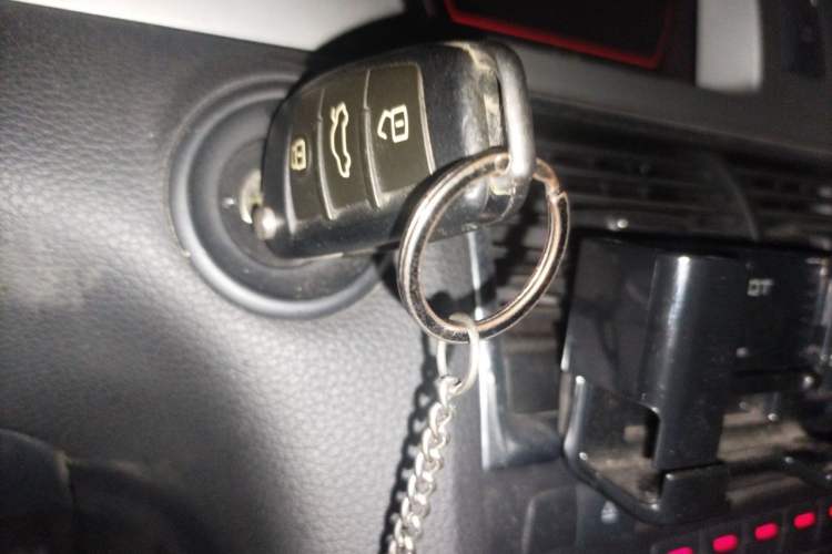 Used Audi Q7  Vehicle Key