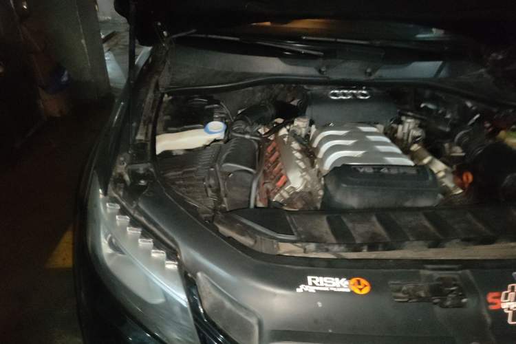 Used Audi Q7  Engine Bay Right