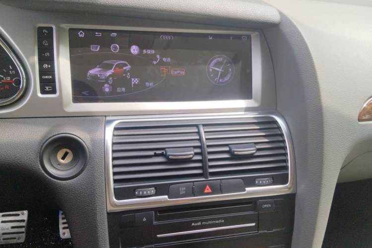 Used Audi Q7 2010 3.6 FSI Comfort Off-road Collector's Edition Audio And AC Panel