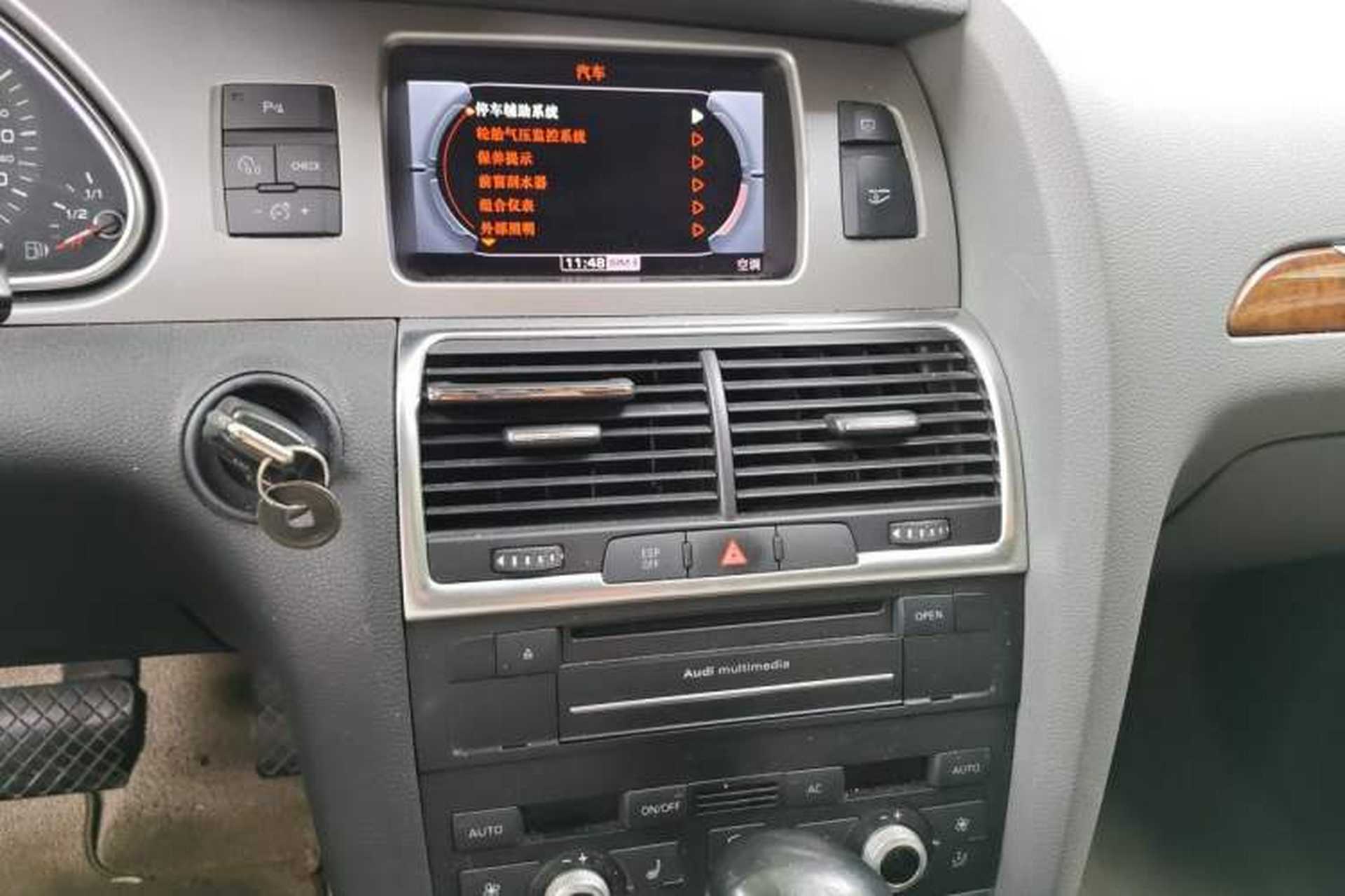 Used Audi Q7 2010 3.6 FSI quattro Technology model Audio And AC Panel