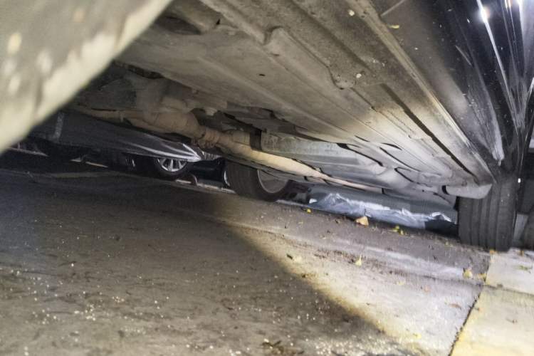 Used Audi Q7 2010 3.6 FSI quattro base version Chassis Front Left