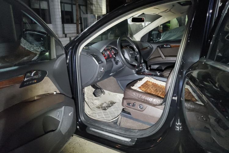 Used Audi Q7 2010 3.6 FSI quattro base version Driver Seat