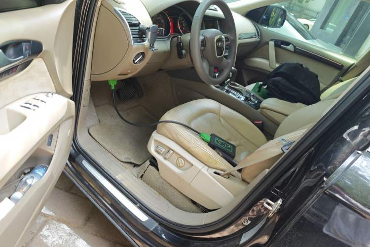 Used Audi Q7 2010 3.6 FSI Technology Off-Road Collector's Edition Driver Seat