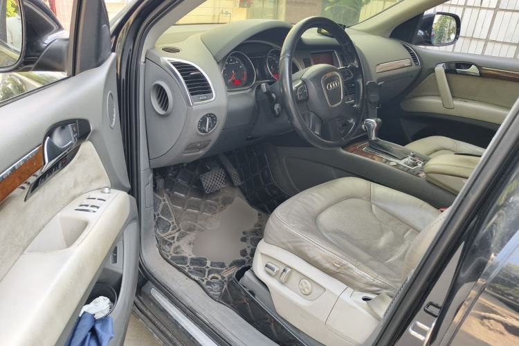 Used Audi Q7 2010 3.6 FSI quattro base version Driver Seat