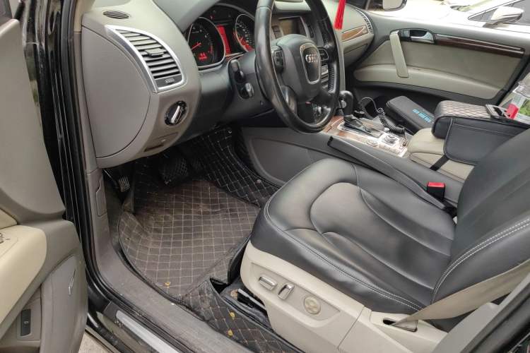 Used Audi Q7 2010 3.6 FSI quattro base version Driver Seat
