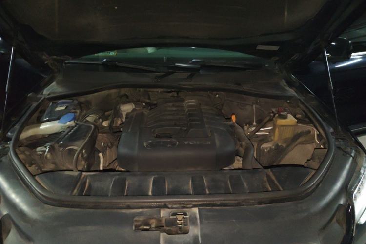 Used Audi Q7 2010 3.6 FSI quattro Comfort Edition Engine Bay