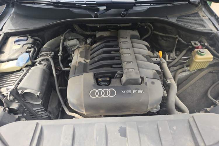 Used Audi Q7 2010 3.6 FSI quattro Comfort Edition Engine Bay