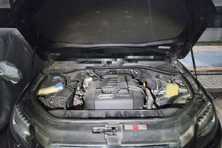 Used Audi Q7 2010 3.6 FSI quattro base version Engine Bay