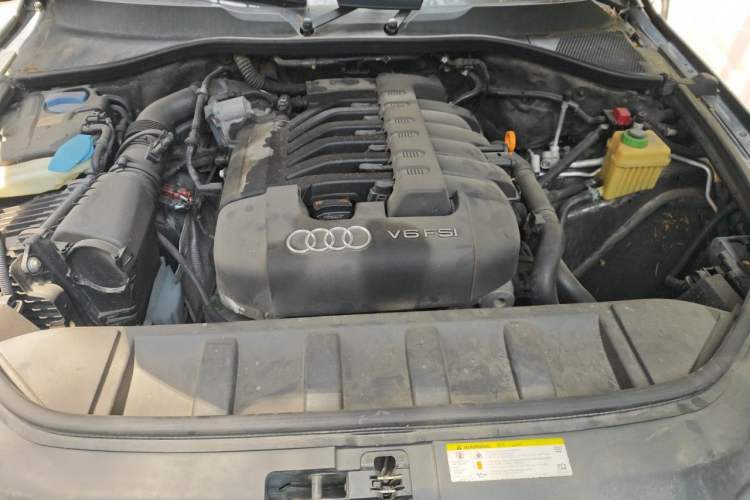 Used Audi Q7 2010 3.6 FSI Technology Off-Road Collector's Edition Engine Bay