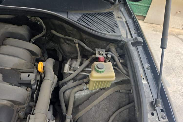 Used Audi Q7 2010 3.6 FSI quattro Comfort Edition Engine Bay Left