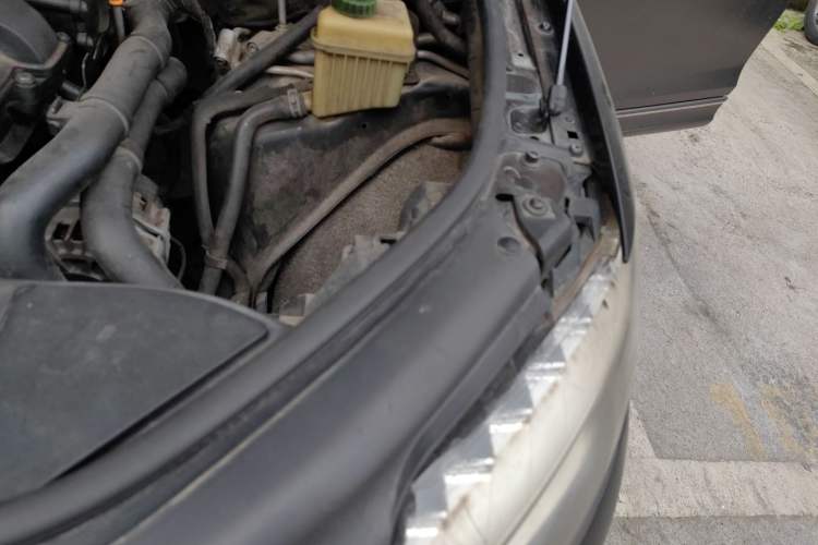 Used Audi Q7 2010 3.6 FSI quattro base version Engine Bay Left