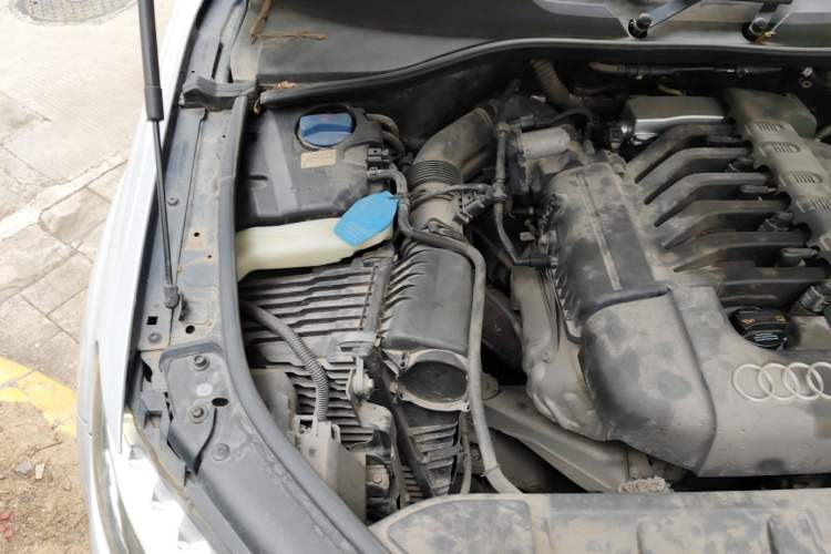Used Audi Q7 2010 3.6 FSI quattro Luxury Model Engine Bay Right