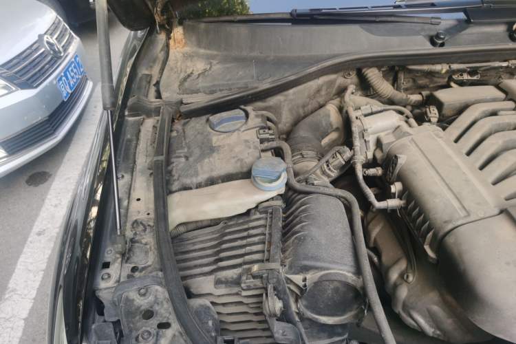Used Audi Q7 2010 3.6 FSI quattro Luxury Model Engine Bay Right