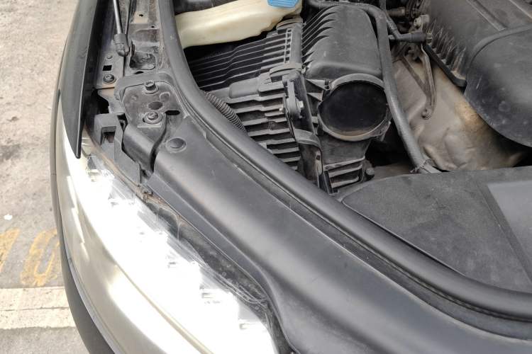 Used Audi Q7 2010 3.6 FSI quattro base version Engine Bay Right