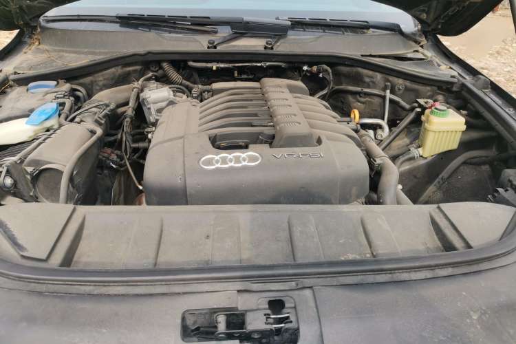 Used Audi Q7 2010 3.6 FSI quattro base version Engine Bay