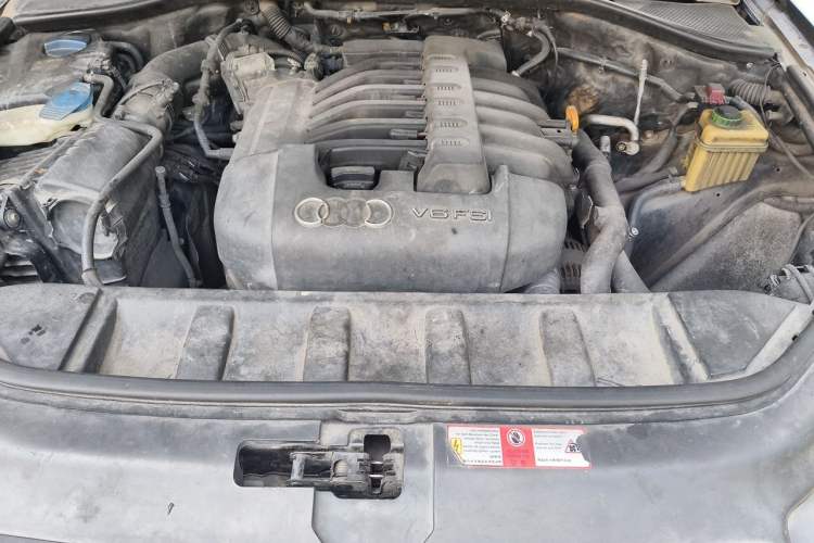 Used Audi Q7 2010 3.6 FSI quattro base version Engine Bay