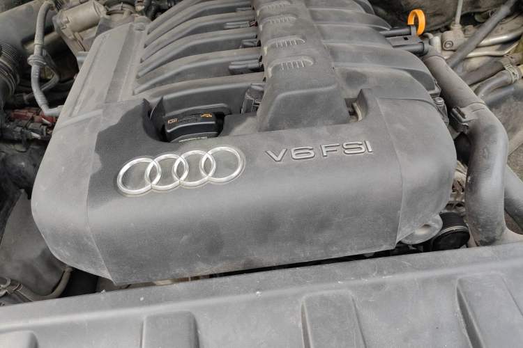 Used Audi Q7 2010 3.6 FSI quattro base version Engine Bay