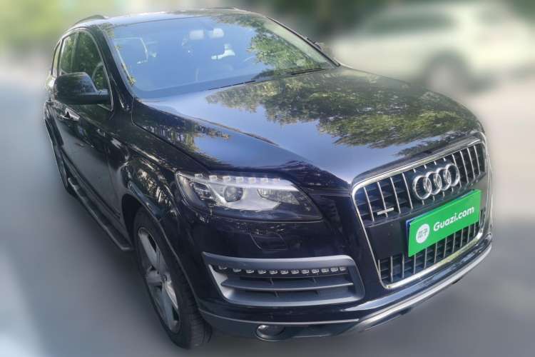 Used Audi Q7 2010 3.6 FSI quattro Luxury Model Front Right 45 Deg