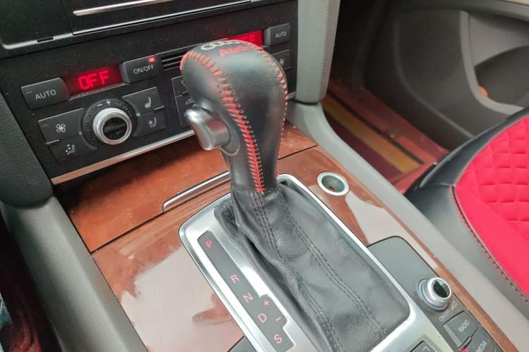 Used Audi Q7 2010 3.6 FSI quattro base version Gear Lever