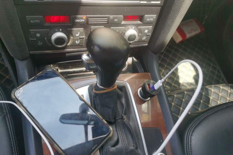 Used Audi Q7 2010 3.6 FSI Technology Off-Road Collector's Edition Gear Lever