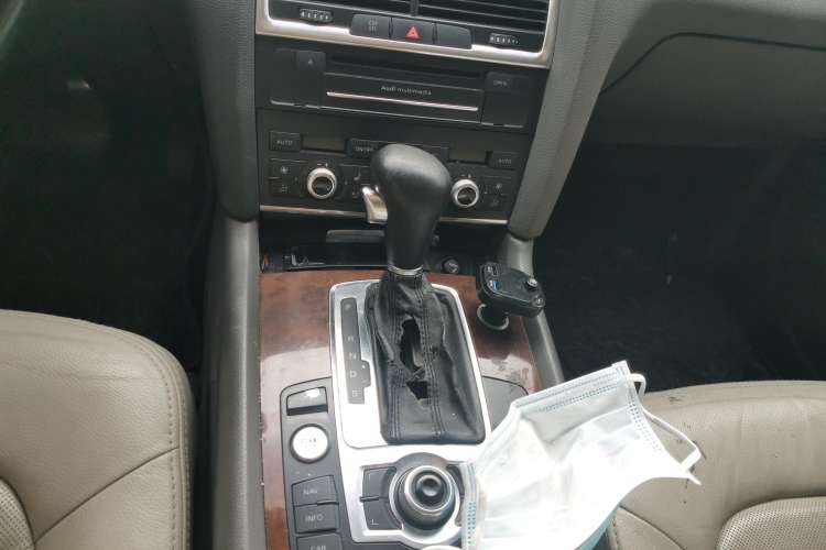 Used Audi Q7 2010 3.6 FSI quattro base version Gear Lever