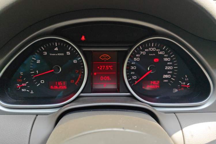 Used Audi Q7 2010 3.6 FSI Technology Off-Road Collector's Edition Instrument Cluster