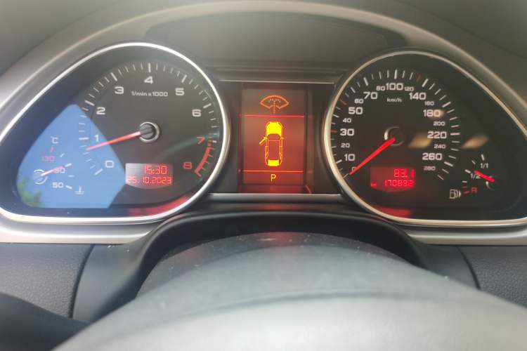 Used Audi Q7 2010 3.6 FSI quattro Luxury Model Instrument Cluster
