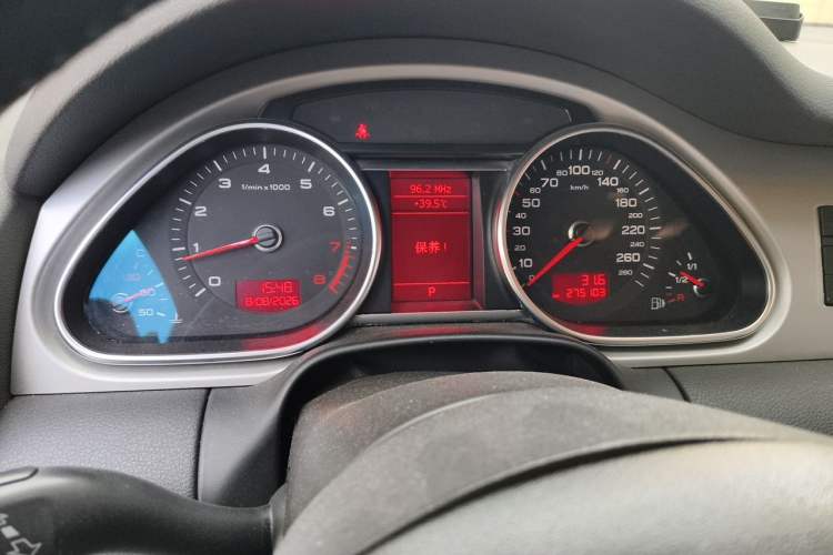 Used Audi Q7 2010 3.6 FSI quattro base version Instrument Cluster