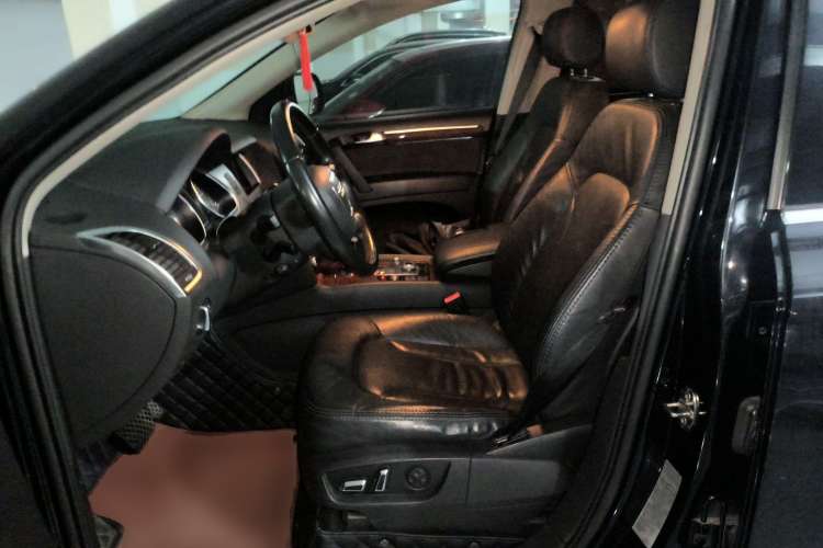 Used Audi Q7 2010 3.6 FSI Technology Sport Collector's Edition Left Front Seat
