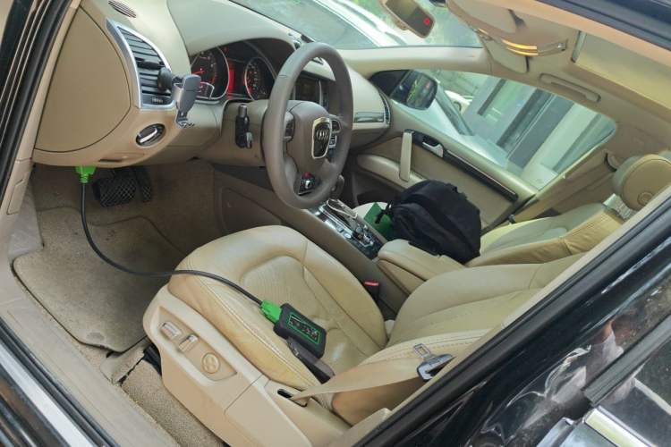 Used Audi Q7 2010 3.6 FSI Technology Off-Road Collector's Edition Left Front Seat