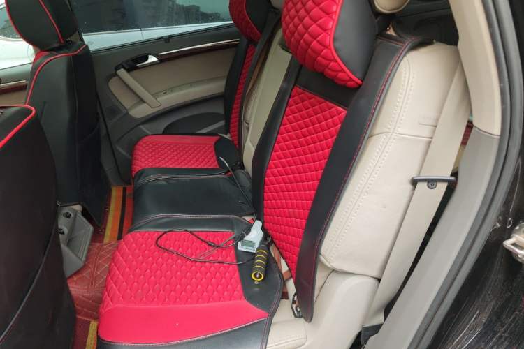 Used Audi Q7 2010 3.6 FSI quattro base version Left Rear Seat