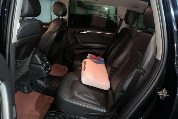 Used Audi Q7 2010 3.6 FSI Technology Sport Collector's Edition Left Rear Seat