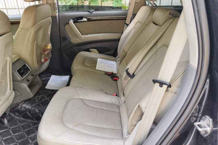 Used Audi Q7 2010 3.6 FSI quattro base version Left Rear Seat