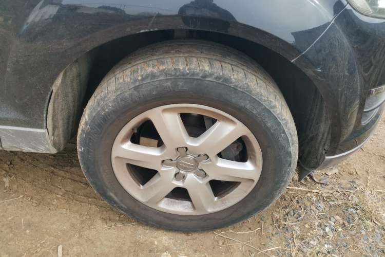 Used Audi Q7 2010 3.6 FSI quattro base version Left Rear Wheel Hub
