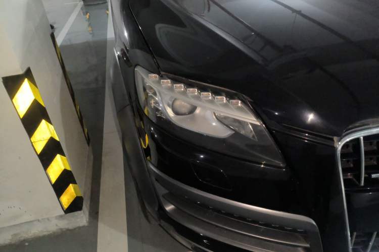Used Audi Q7 2010 3.6 FSI Technology Sport Collector's Edition Right Front Headlight