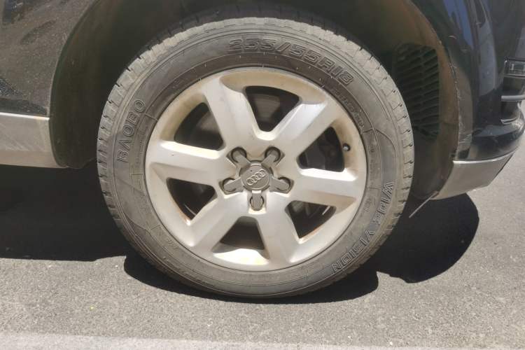 Used Audi Q7 2010 3.6 FSI Technology Off-Road Collector's Edition Right Front Wheel Hub