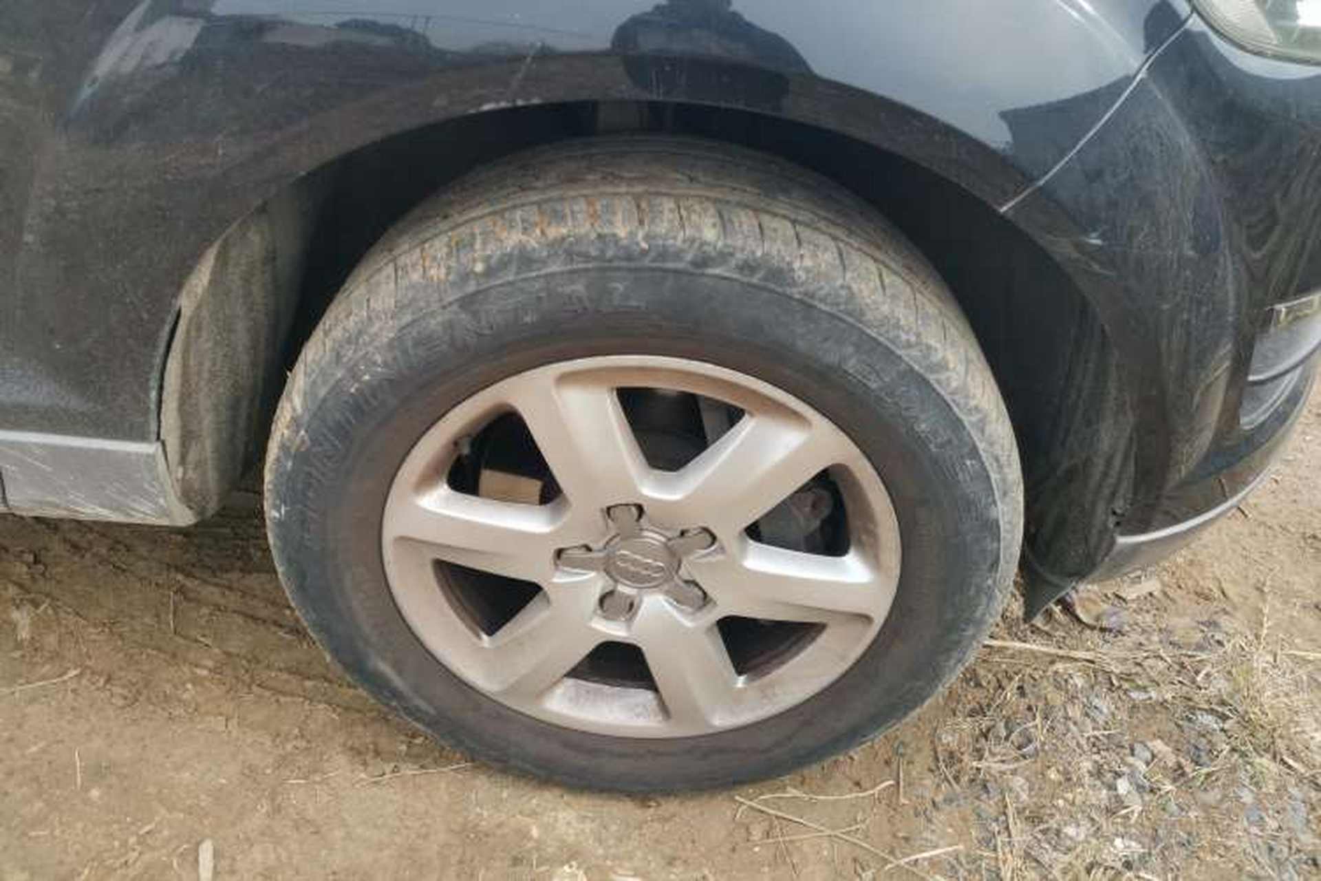 Used Audi Q7 2010 3.6 FSI quattro base version Right Rear Wheel Hub