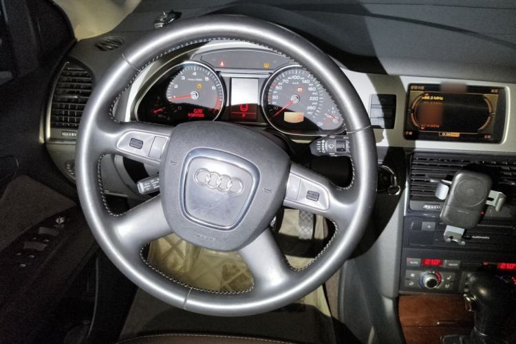Used Audi Q7 2010 3.6 FSI quattro base version Steering Wheel