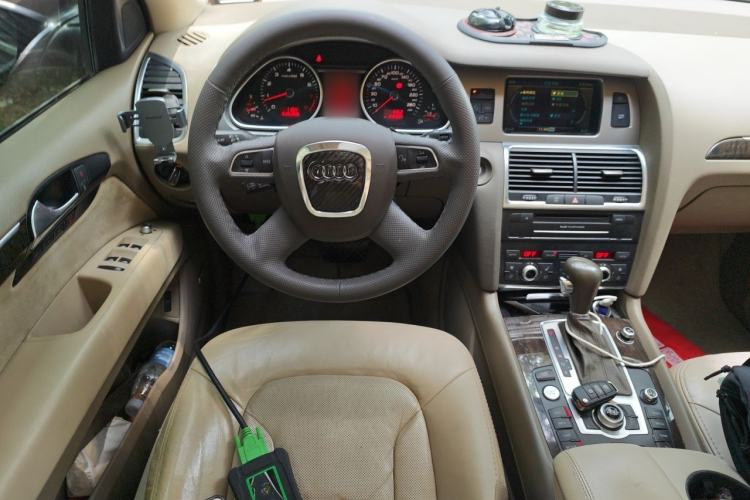 Used Audi Q7 2010 3.6 FSI Technology Off-Road Collector's Edition Steering Wheel
