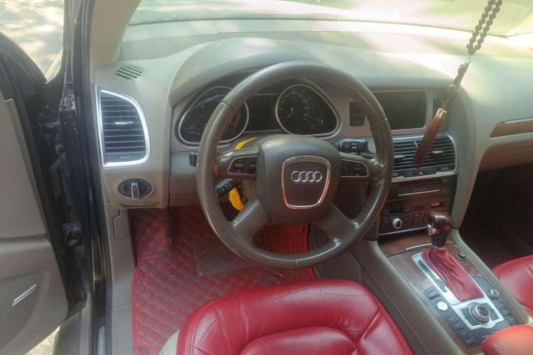 Used Audi Q7 2010 3.6 FSI quattro base version Steering Wheel