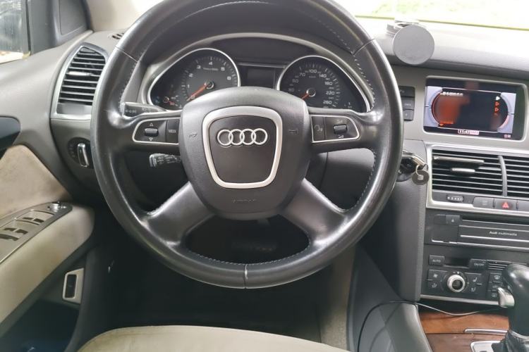Used Audi Q7 2010 3.6 FSI quattro Technology model Steering Wheel