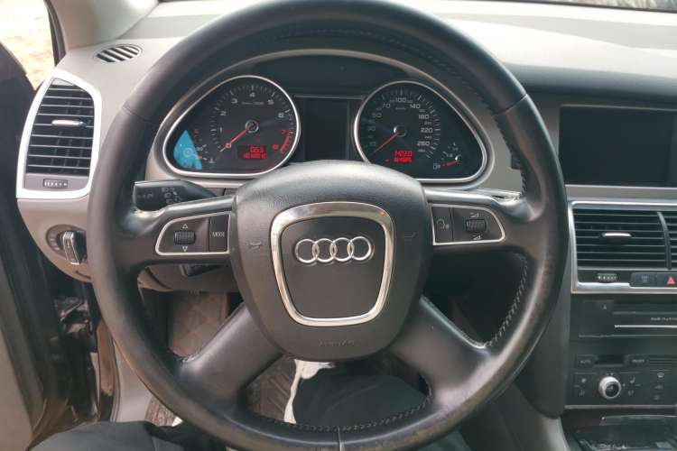 Used Audi Q7 2010 3.6 FSI quattro base version Steering Wheel