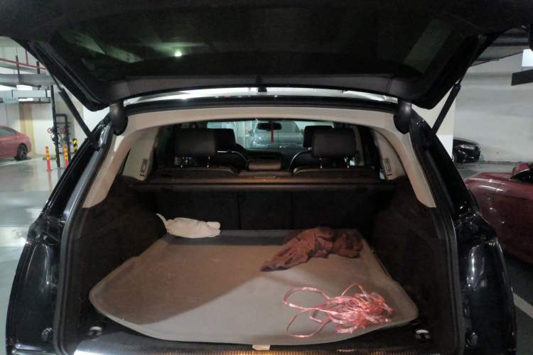Used Audi Q7 2010 3.6 FSI Technology Sport Collector's Edition Trunk