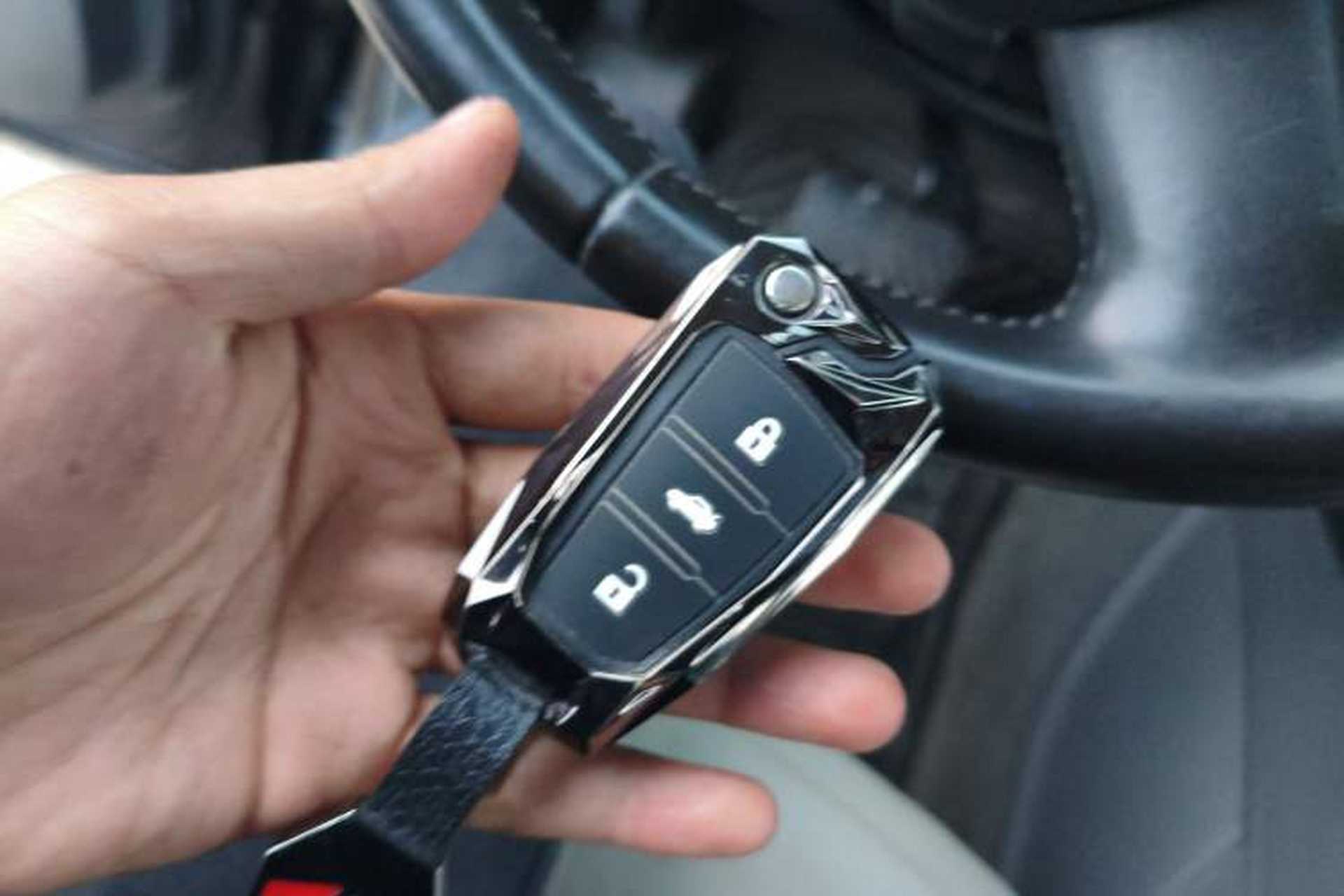 Used Audi Q7 2010 3.6 FSI quattro base version Vehicle Key