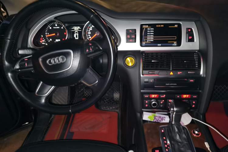Used Audi Q7 2010 3.0 TDI quattro Prestige Edition Audio And AC Panel